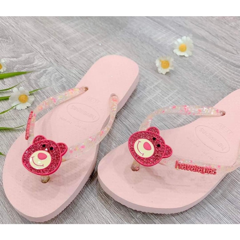 charm gấu dâu gắn giày dép nữ - phụ kiện đính dép xỏ ngón Havaianas ( mẫu mới )