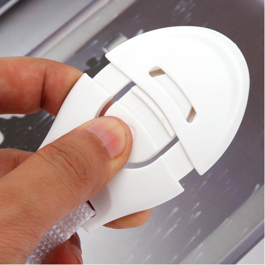 Khóa Cửa Tủ / Ngăn Kéo Bảo Vệ An Toàn Cho Bé