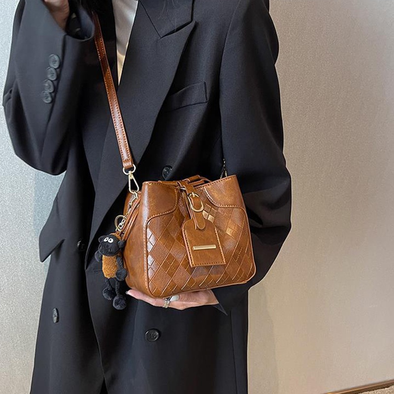 Ielgy Túi Đeo Chéo Nhỏ Phong Cách retro Chất Lượng Cao Kèm Mặt Dây Chuyền Dành Cho Nữ