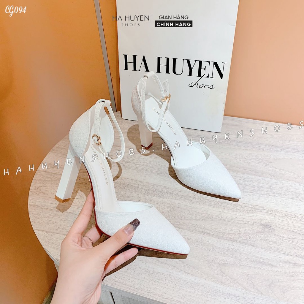 Giày cao gót nữ Hà Huyền Shoes vân nhũ quai cổ gót vuông kín gót màu trắng 9 phân - CG094