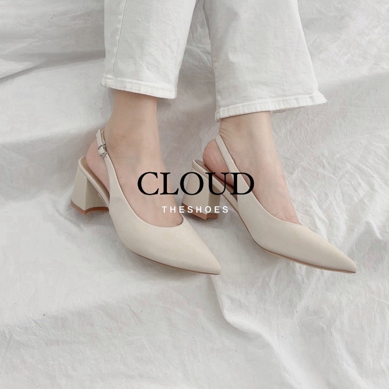 Giày bít mũi gót vuông quai hậu