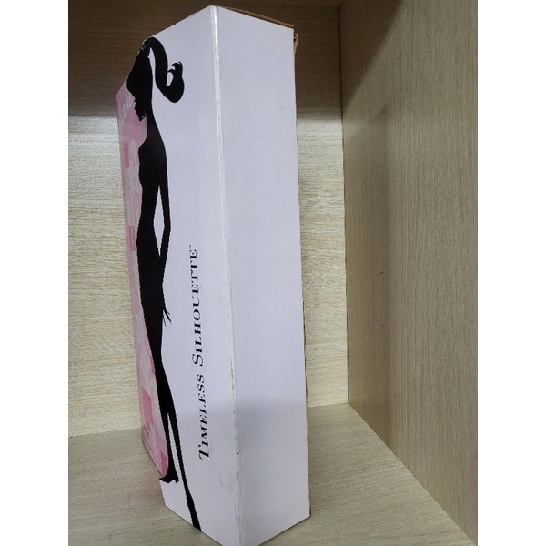 Búp bê barbie Avon Timeless