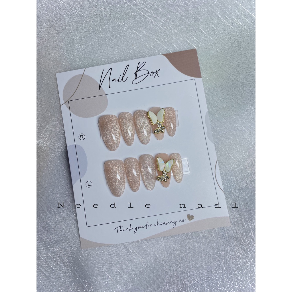 Móng giả thiết kế mắt mèo kim cương đính charm bướm