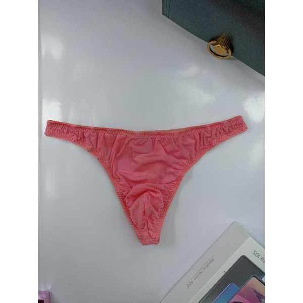 Quần lót lọt khe gợi cảm dành cho nam