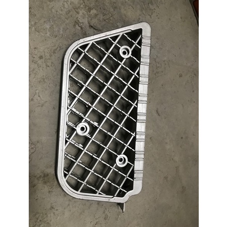 Sản phẩm gia đình làm: Bậc lên xuống xe Vinaxuki 2007 (nhựa-TM05-7026)