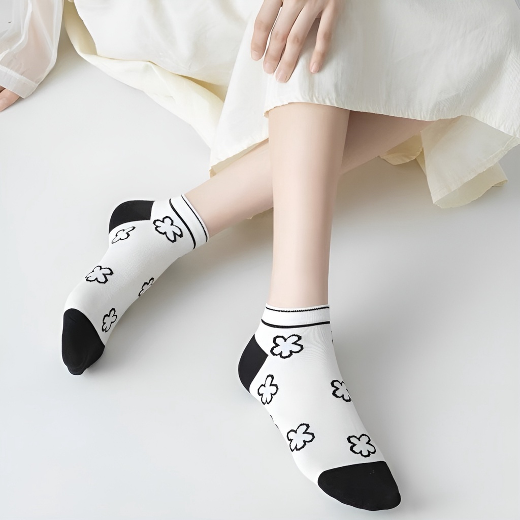 Combo 5 đôi tất họa tiết đen trắng, set 5 đôi vỡ nữ thấp cổ màu tối giản mã Jinx T23