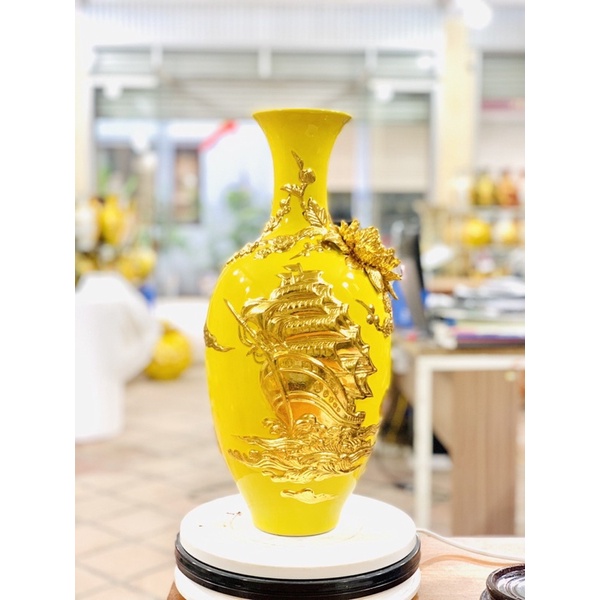 Bảo bình hút Lộc H42cm, đắp nổi, dát vàng 24K”thuận buồm xuôi gió”. Gốm sứ Bát Tràng cao cấp.