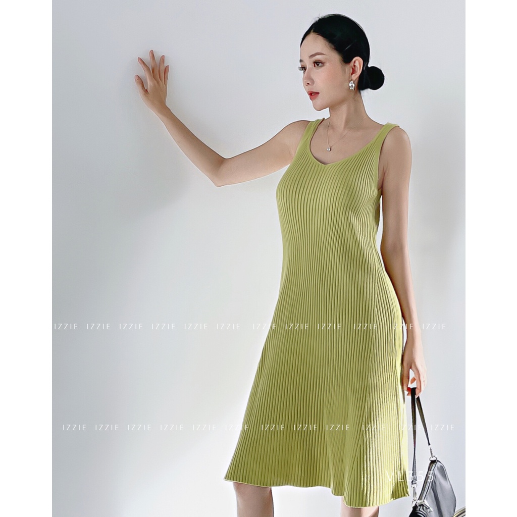 Váy len hai dây sọc nhỏ đuôi xòe izzie VL355