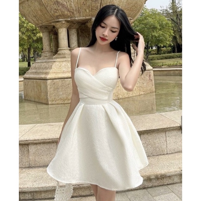 đầm hai dây gấm hoa