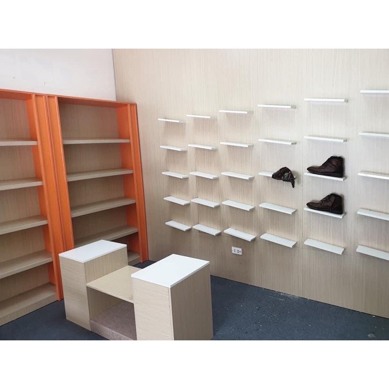 Kệ để giày treo tường dấu chân decor kèm phụ kiện