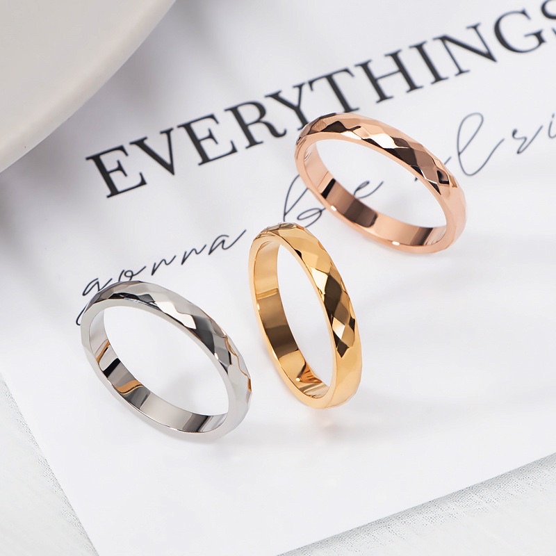 R27 Nhẫn titan cặp đôi nam nữ khắc tên theo yêu cầu vạt xéo sáng trơn đẹp Ring House