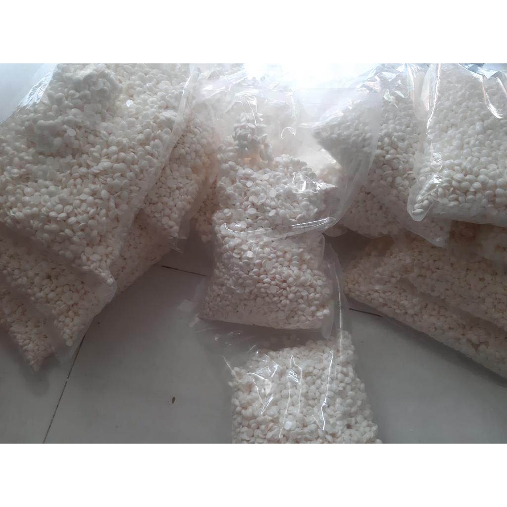* Chuyên sản xuất cung cấp sỉ và lẻ toàn quốc * Sáp hạt dừa bịch 1kg rất thơm và dễ chịu.