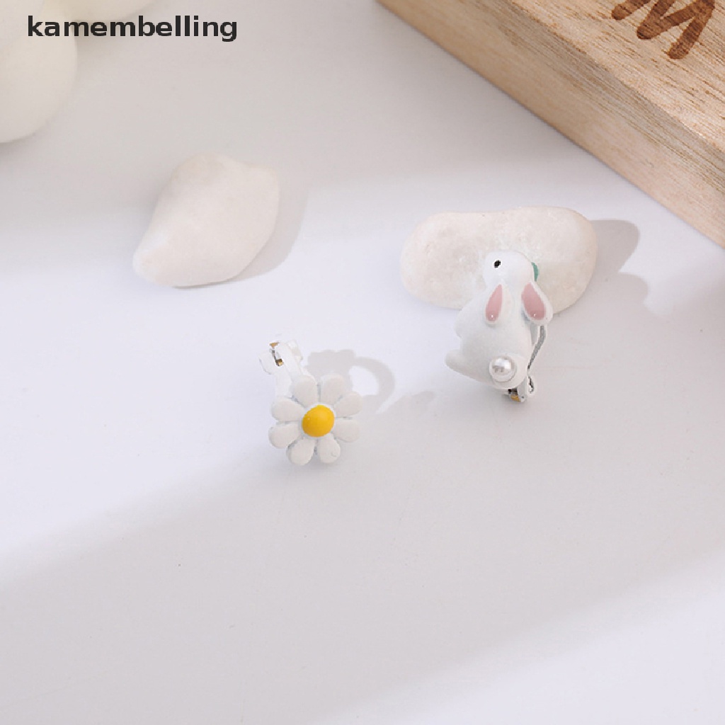 1 Đôi Khuyên Tai Hình Thỏ Trắng Và Hoa Mini Dễ Thương Cho Nữ
