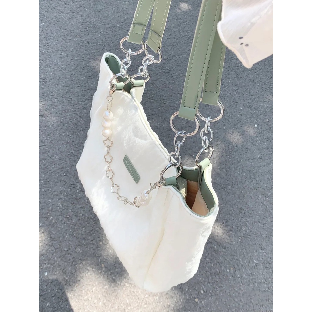 Túi Xách Dây Xích Đeo Vai Kích Thước 32 X 25