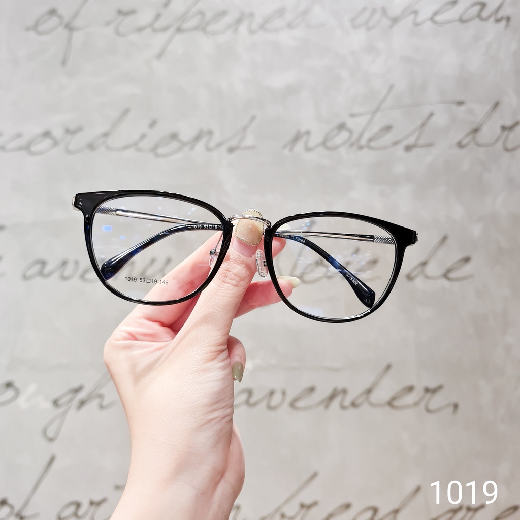 Gọng kính cận mắt tròn nam nữ LILYEYEWEAR chất liệu nhựa chắc chắn thanh nhẹ dễ đeo 1019