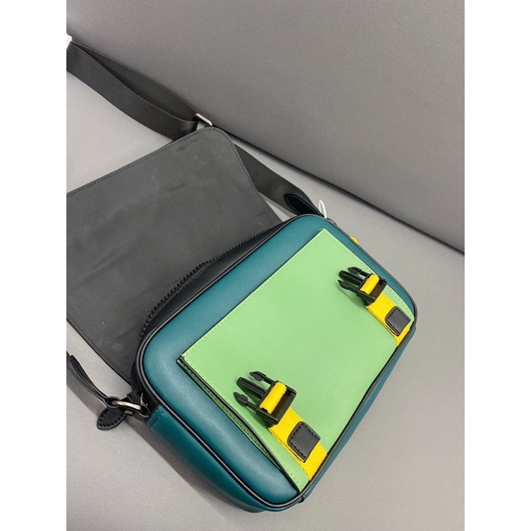 Túi đeo chéo Coach thời trang cao cấp 2022
