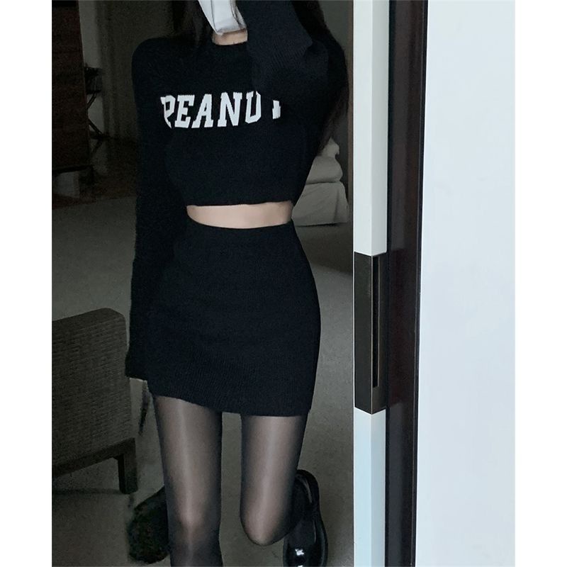 Bộ Áo Sweater Dệt Kim Dáng Ôm + Chân Váy Ngắn Phong Cách Hong Kong Thời Trang Cho Nữ