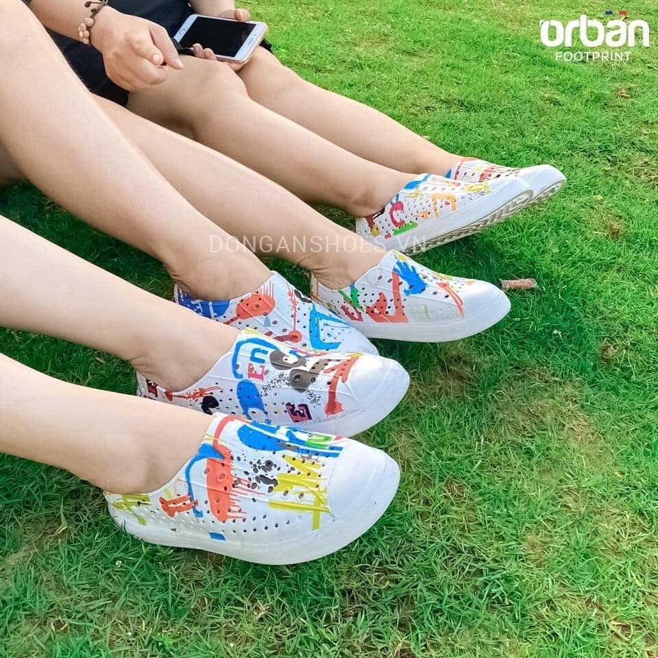Giày nhựa URBAN NATIVE mẫu in đi mưa, du lịch, đi làm, chống nước, không hôi chân Paint fllakes