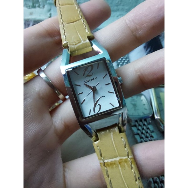 đồng hồ nữ DKNY máy Thụy Sỹ
