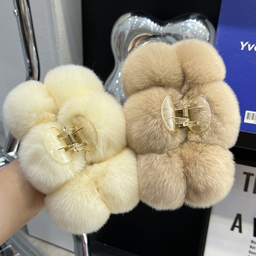 Kẹp tóc càng cua CHLINS nhựa đính quả bông xù xinh xắn dành cho nữ