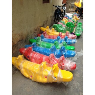 đồ chơi bập bênh nhựa đúc chắc chắn
