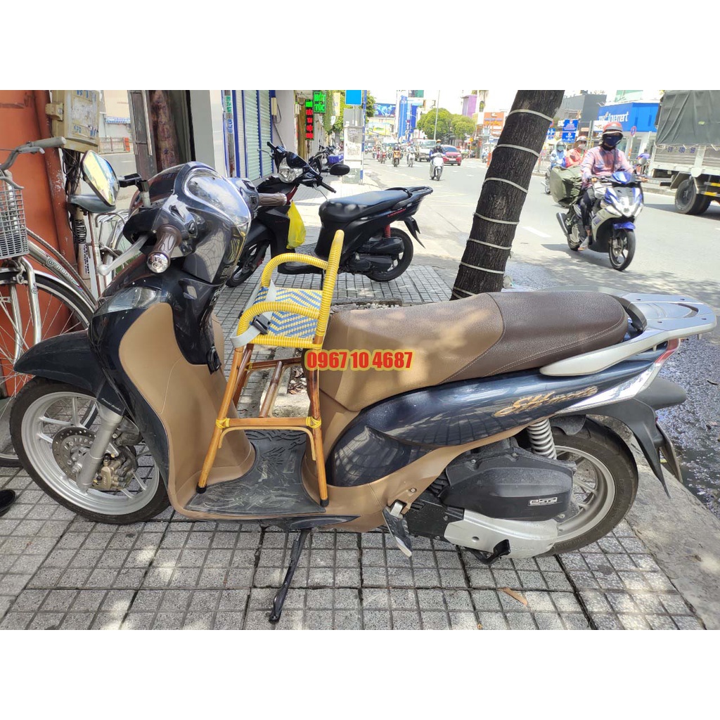 Ghế mây dựa em bé xe số, tay ga