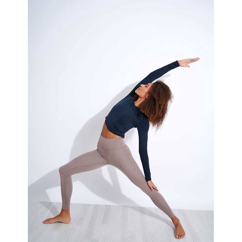 Áo tập dài tay Girlfriend/Whitesiera- Chất thun cotton thấm hút mồ hôi, co giãn tốt.