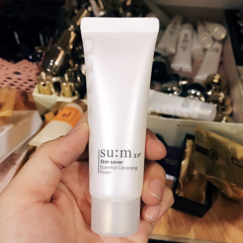 SỮA RỬA MẶT LÀM SẠCH VÀ SÁNG DA SUM37