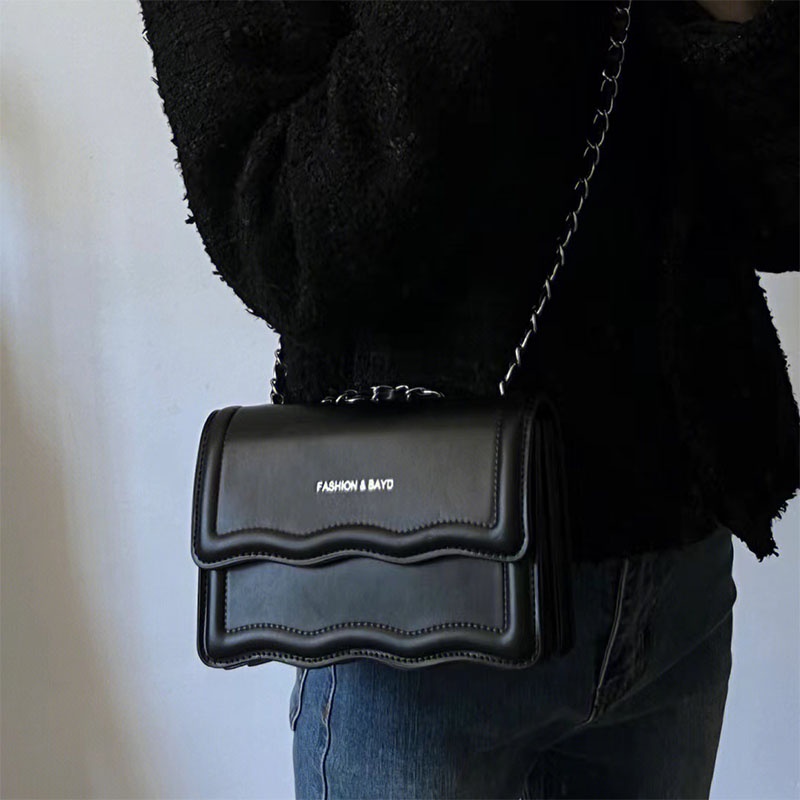 Túi Đeo Chéo Dây Xích Thiết Kế Đơn Giản Thời Trang Cao Cấp Cho Nữ