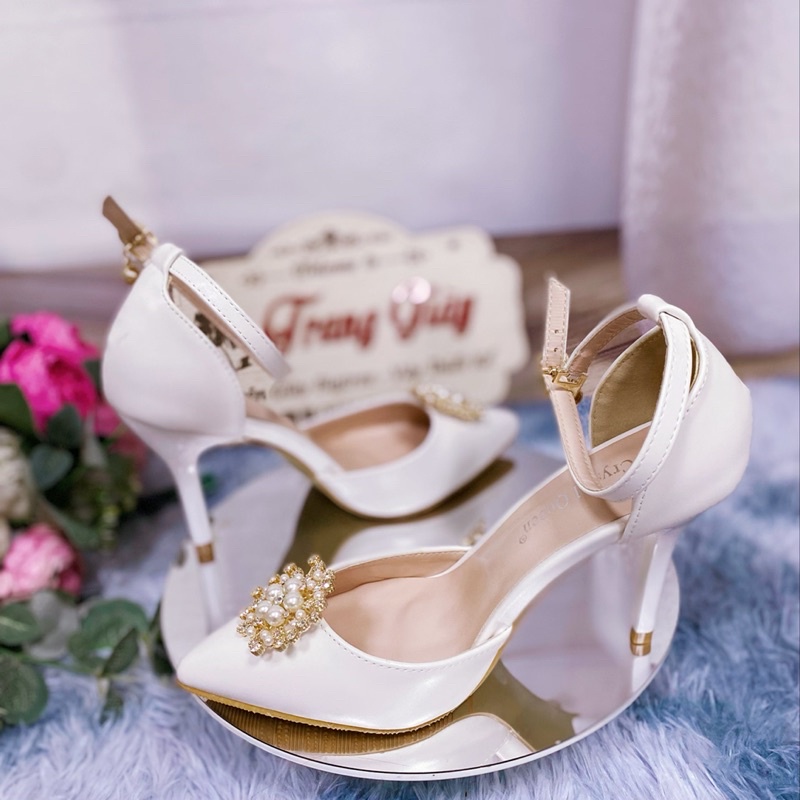 GIÀY CƯỚI THIẾT KẾ QUAI HOA MẶT TRỜI(Giày Thiết kế gắn đính thủ công theo yêu cầu, khách chắc lấy mới đặt giúp shop nhé)