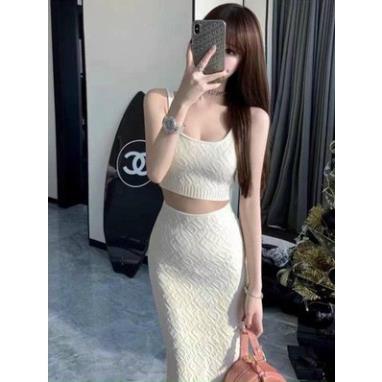 Sét áo 3 lỗ thêu nổi chân váy dài xinh FFF