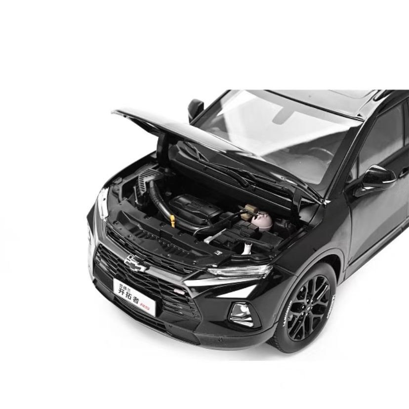 Mô hình xe SUV Chevrolet Blazer tỉ lệ 1:18