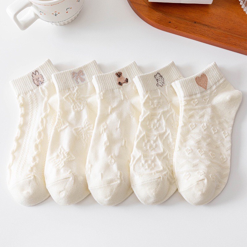 Tất vớ nữ cotton hoạ tiết hình gấu tông màu trắng siêu xinh - Giày BiBo