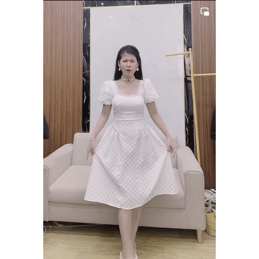 Pass váy trắng 129k