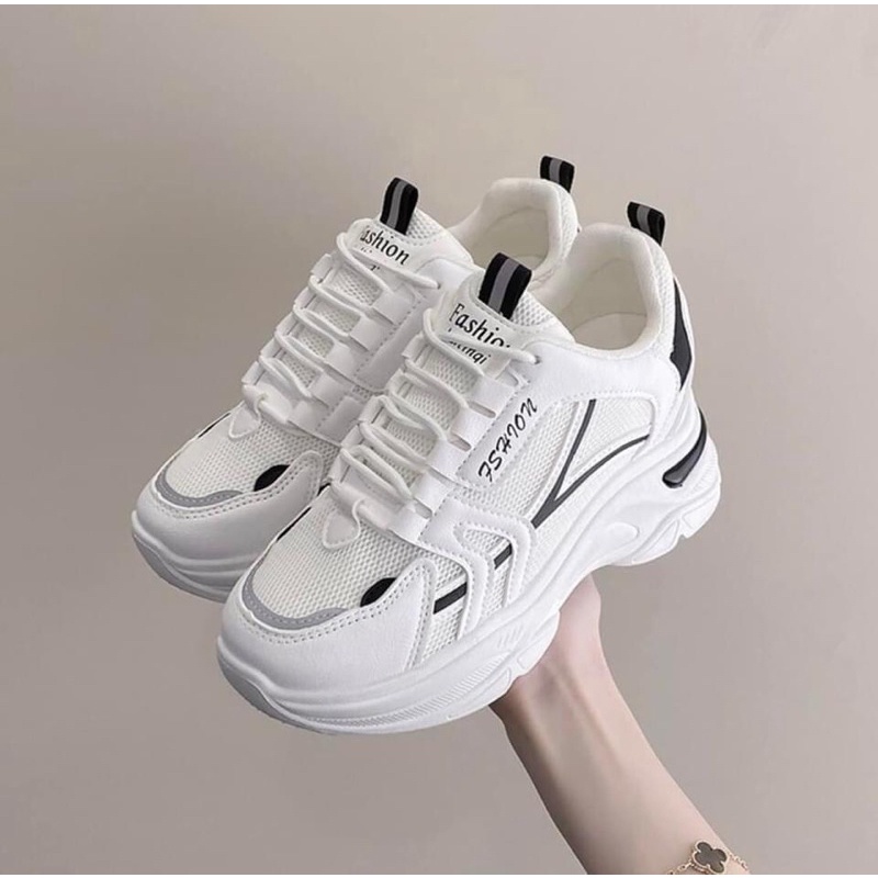 Giầy thể thao độn 7p