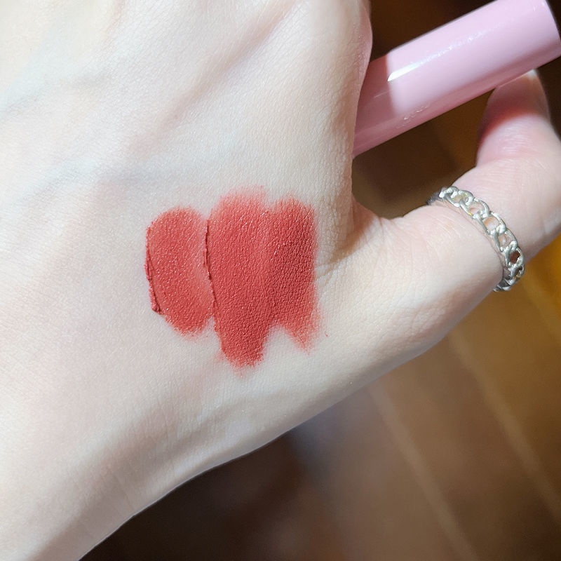 Set 6 Thỏi Son Sáp Tông Dâu Tây Và Gấu Đáng Yêu