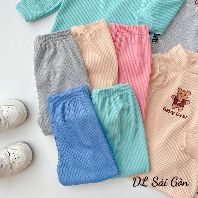 Bộ dài tay len tăm cổ cao thêu gấu cho bé trai bé gái