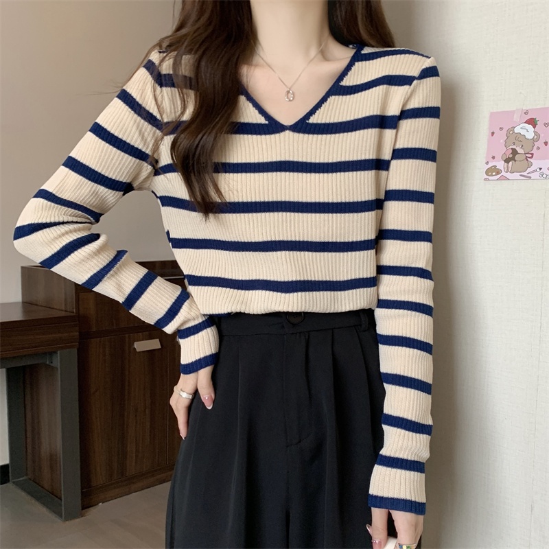 IELGY Áo Thun Dệt Kim Tay Dài Cổ Chữ V Họa Tiết Kẻ Sọc Phong Cách Hàn Quốc Thời Trang Cho Nữ