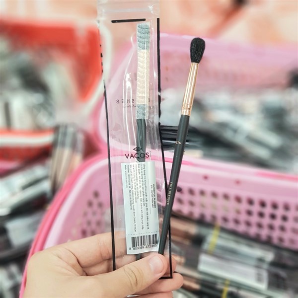 Cọ Tán Phấn Bầu Mắt Vacosi Pro Make Up E16