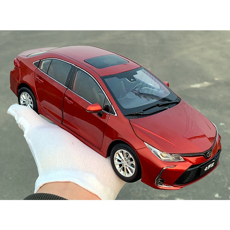Mô hình xe Toyota Corolla Altis  2022 tỉ lệ 1:18