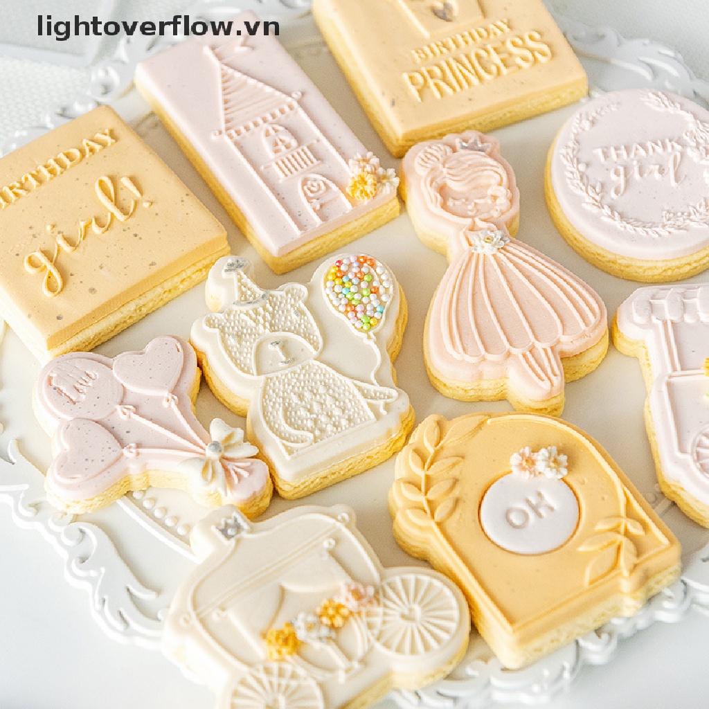 Khuôn Cắt Bằng Acrylic Dùng Trang Trí Bánh Kem Tiện Dụng