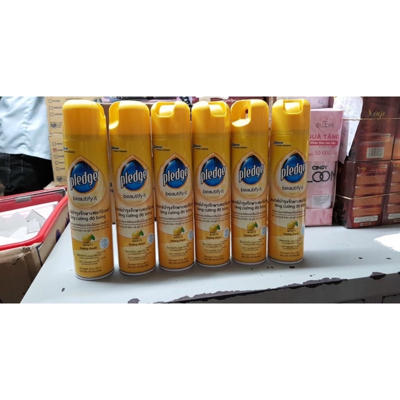 Chai xịt bóng gỗ Pledge 300 ml