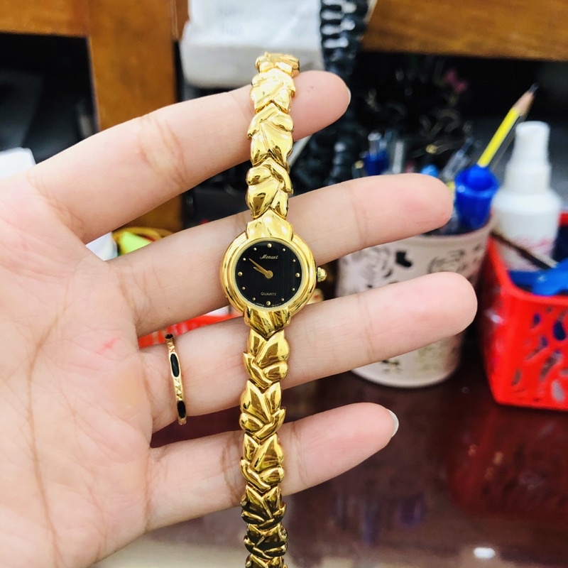Đồng hồ nữ si dáng lắc tay hiệu Casio