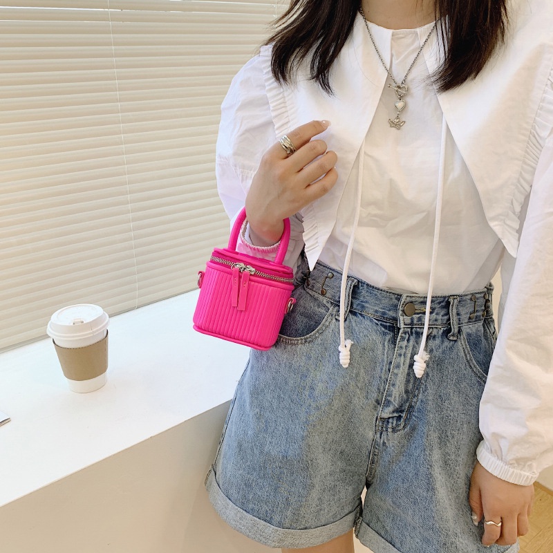 Túi Đựng Mỹ Phẩm Họa Tiết Sọc Thời Trang Dành Cho Nữ