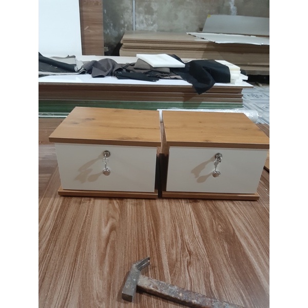 Kệ ngăn kéo có khoá