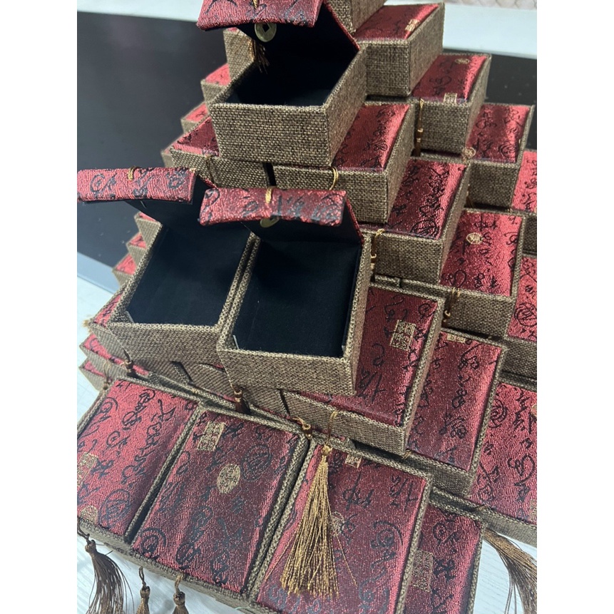 Hộp Gấm Lót Nhung