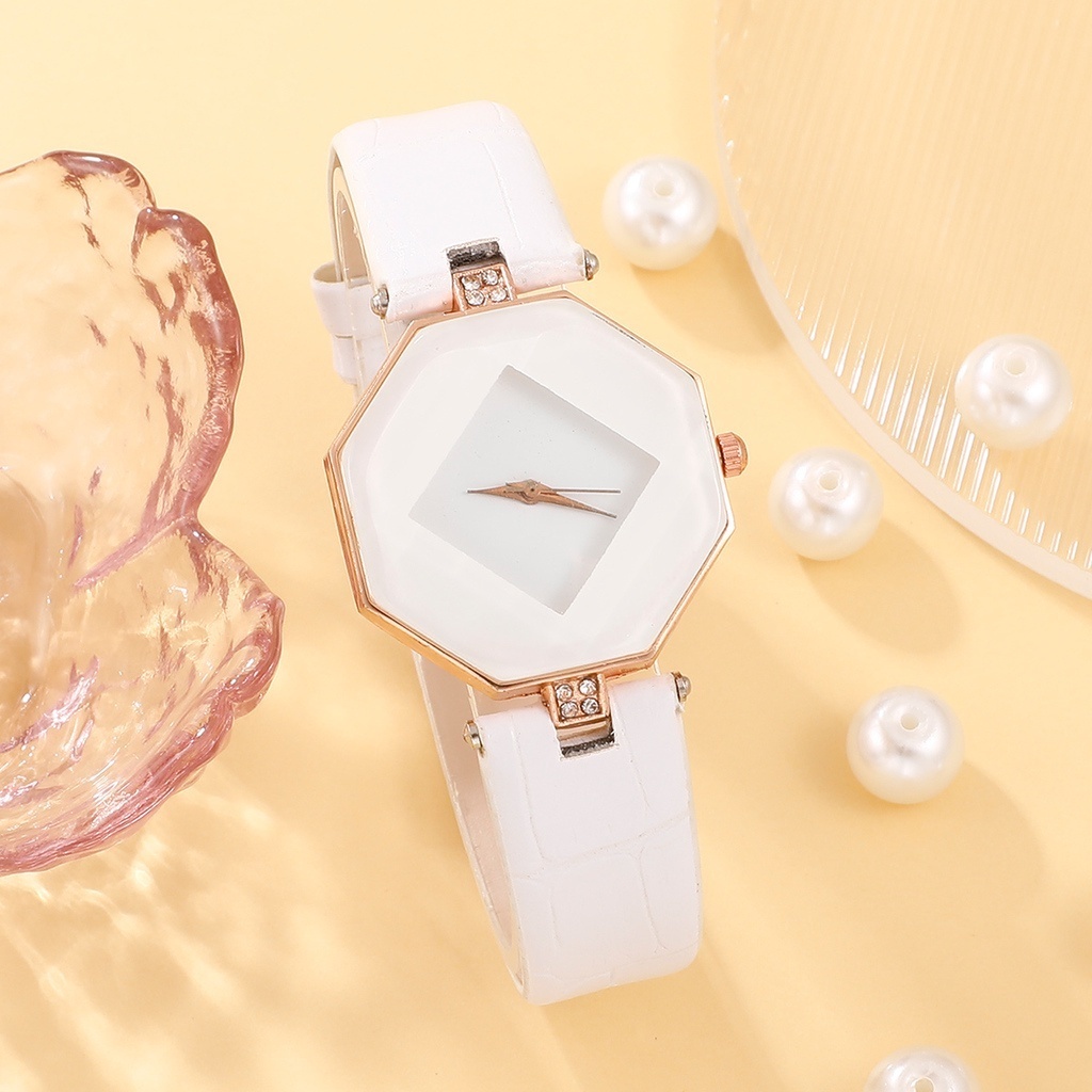 Đồng Hồ Quartz Nữ Dây Da Mặt Trái Tim Thời Trang