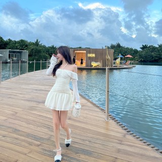 JaneQ Đầm trễ vai hoa nhí kiểu Pháp