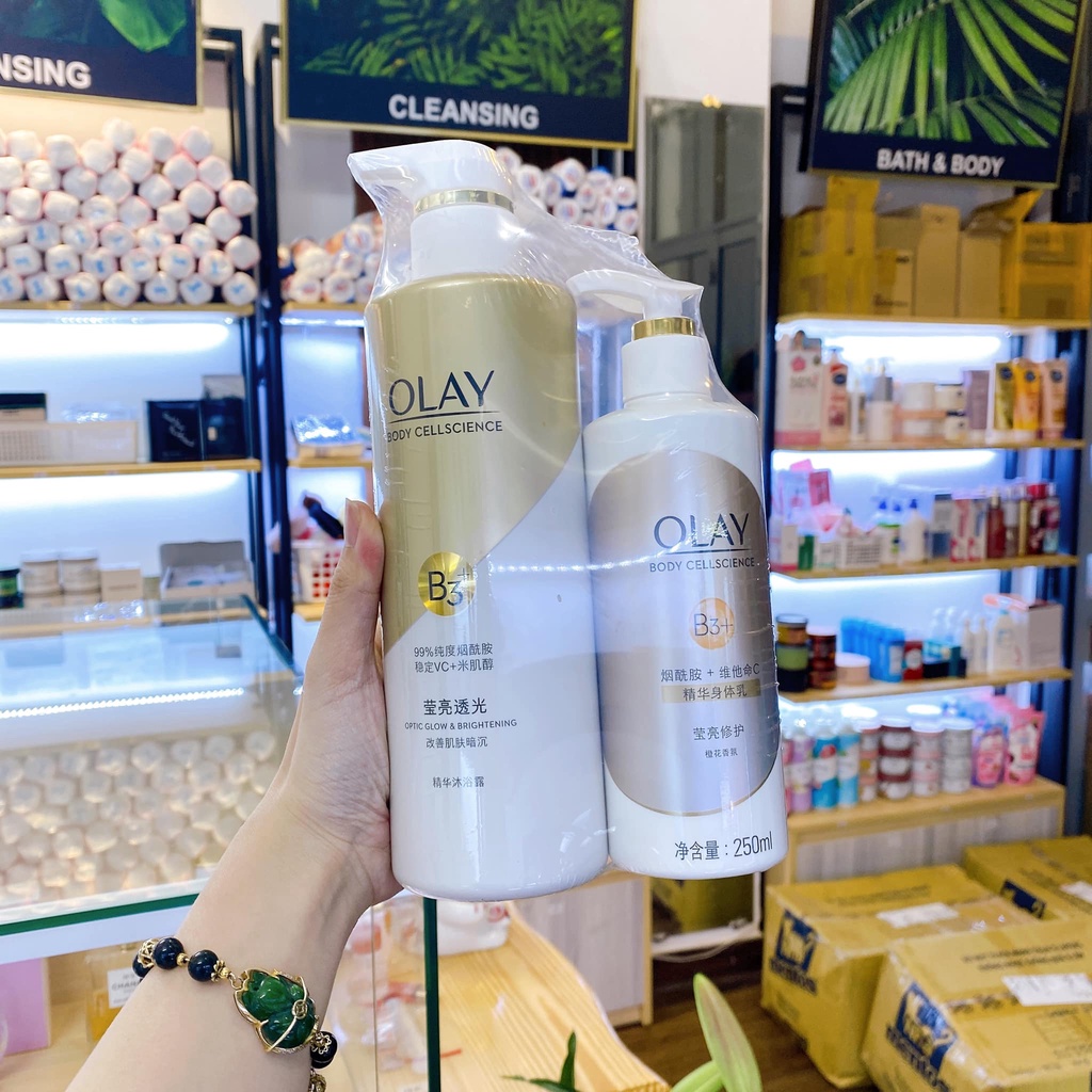 Sữa tắm 500ml + Dưỡng thể 250ml Olay Body Cellscience B3 Optic Glow & Brightening