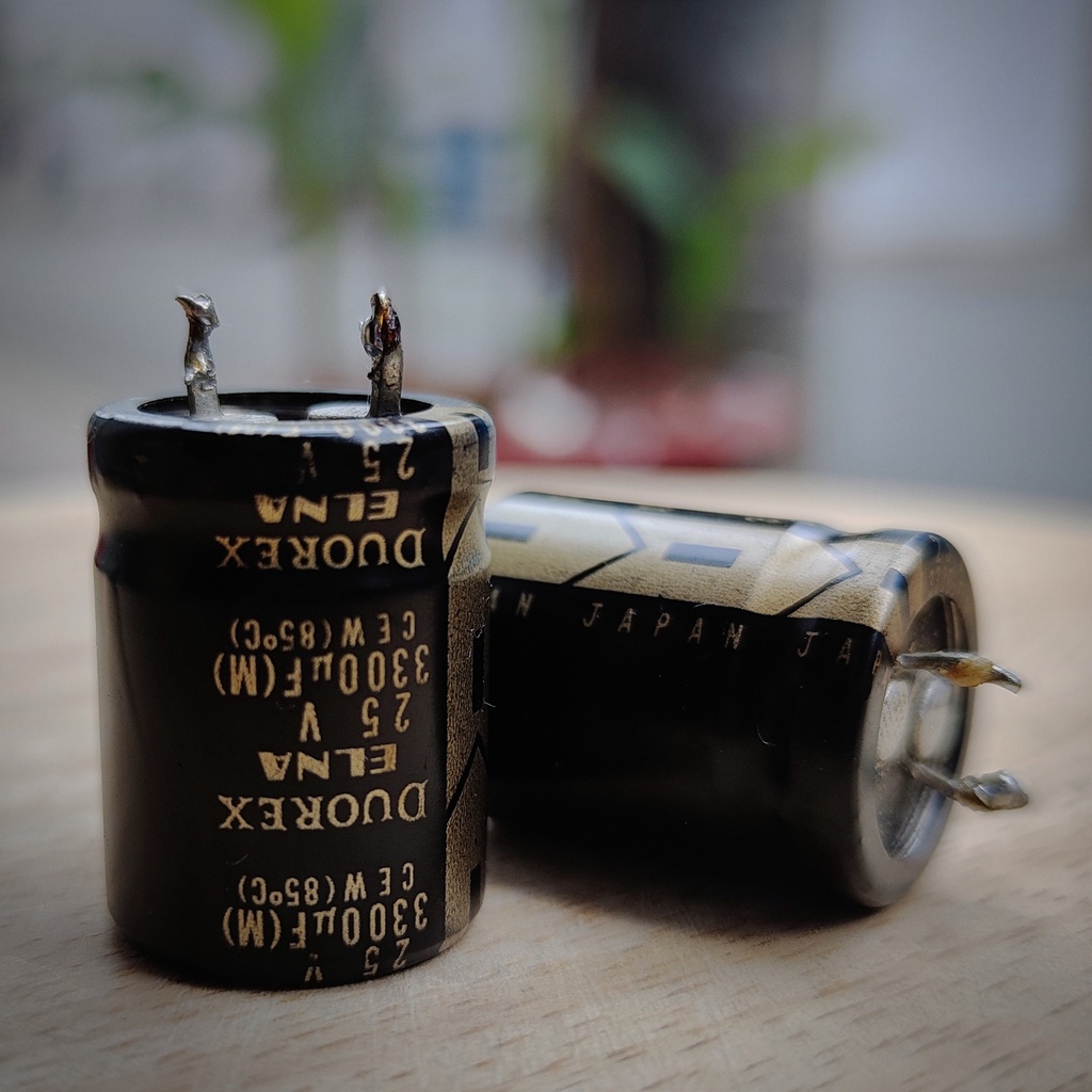 Cặp tụ Elna Duorex 3300uF/25V size nhỏ (2cm*3cm)